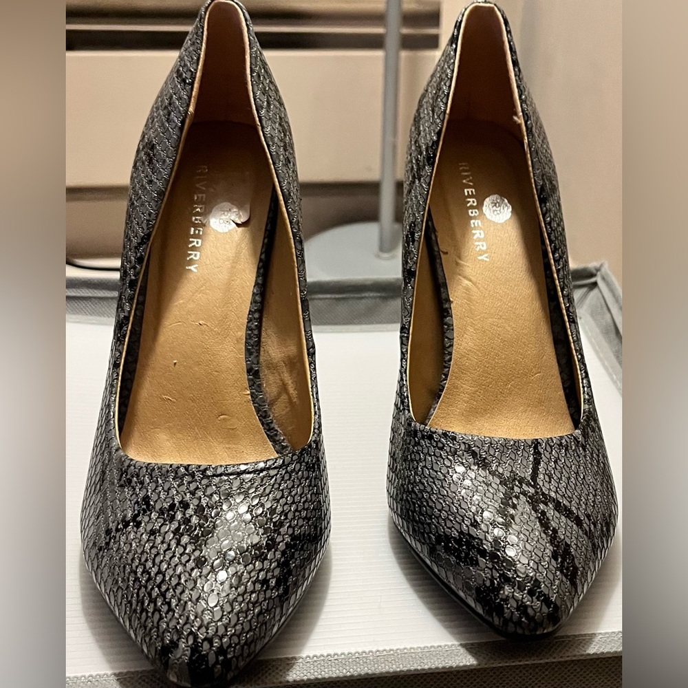 Riverberry Gray and Black Stiletto Heels with Snakeskin Texture, size 8.5